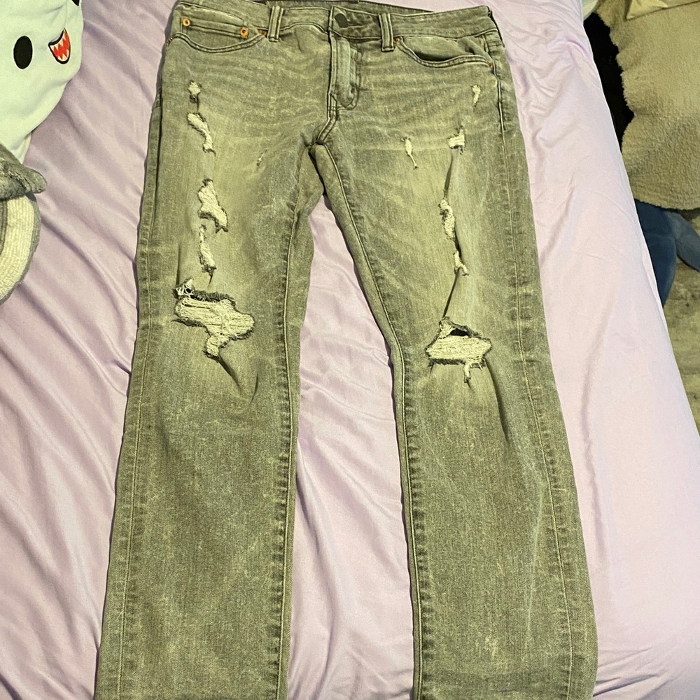 Distressed Gray Men's Jeans